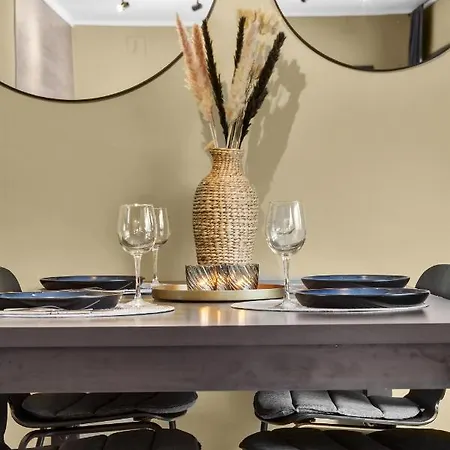 Leilighet Fin I Naerheten Av Sentrum *